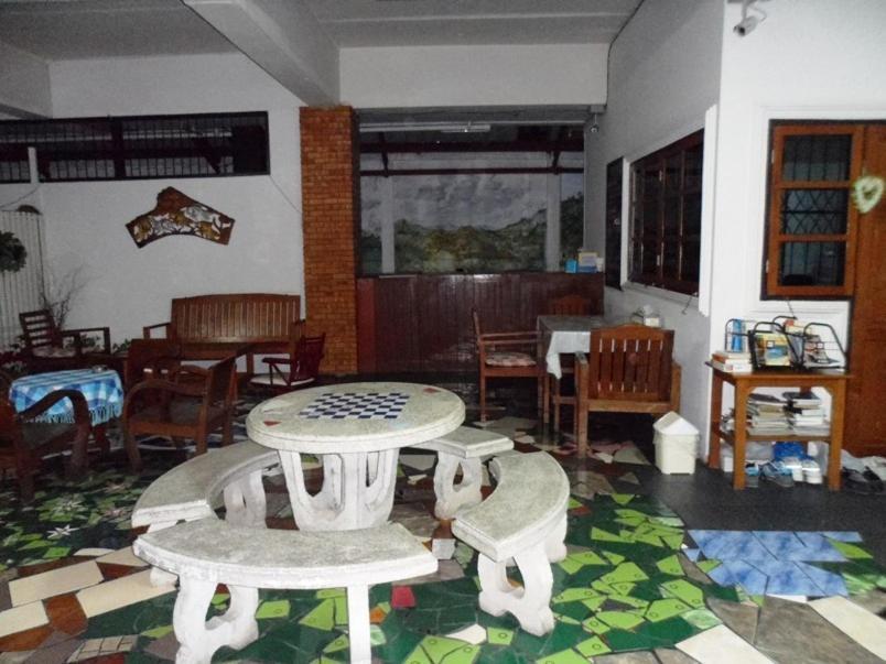 Ban Wiang Guest House Chiang Mai Exterior photo